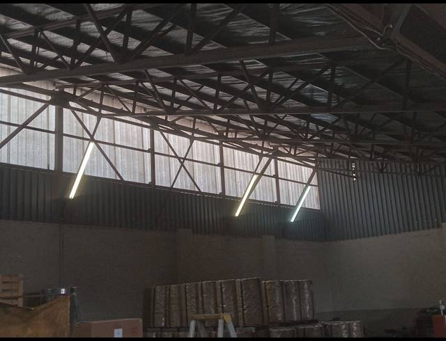 412M² BUILDING TO LET IN APEX
